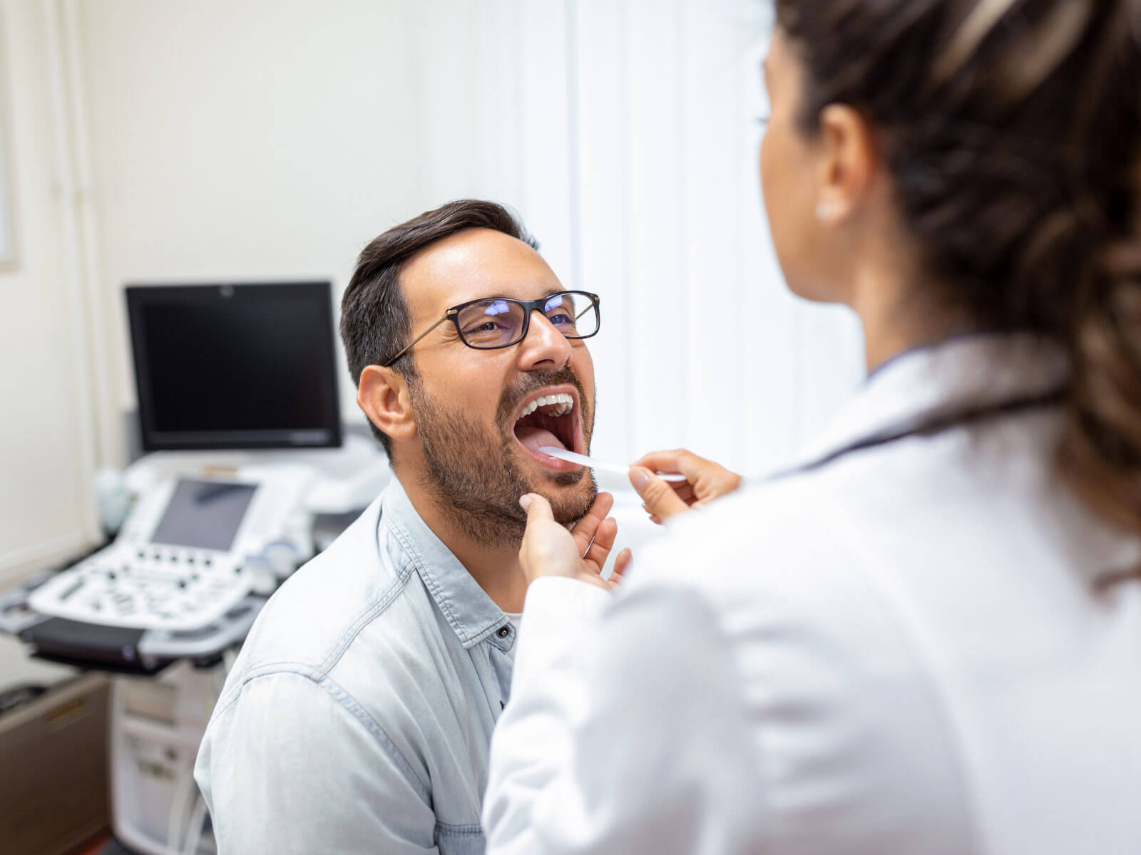 Oral Cancer Signs: Early Warning Symptoms You Shouldn’t Ignore