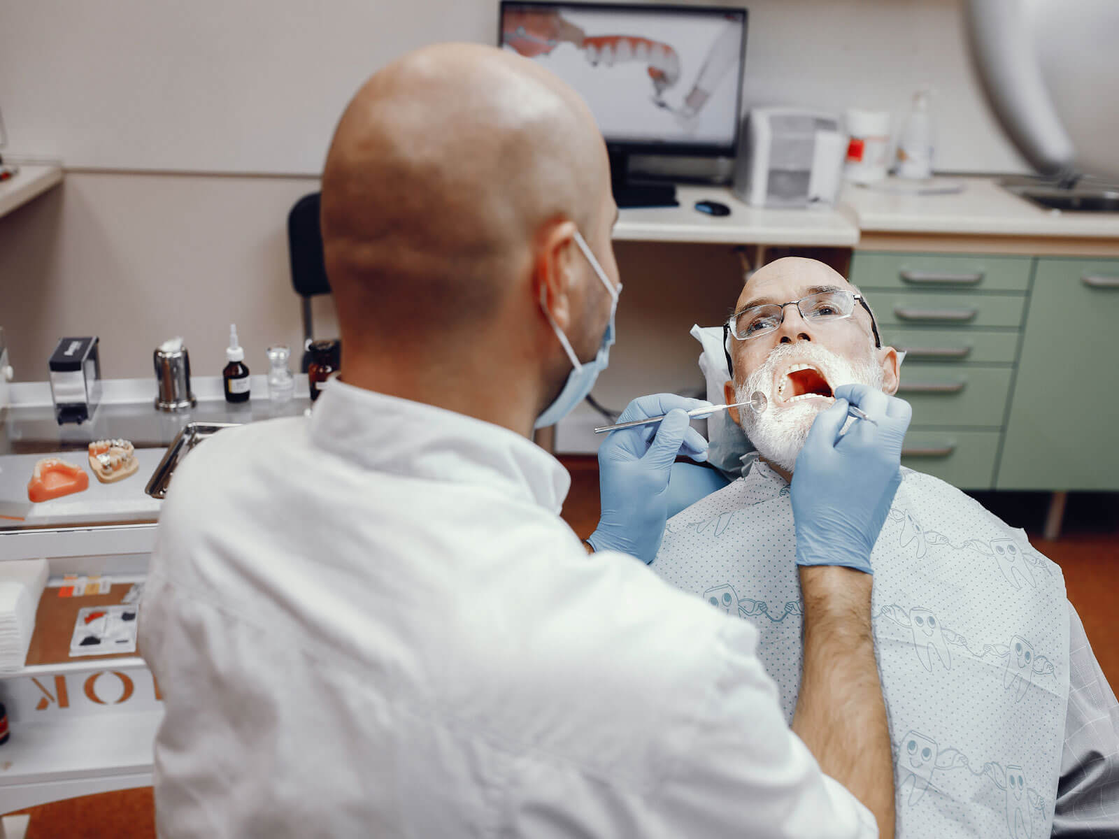 Root Canal vs. Tooth Extraction: Which Is Better?